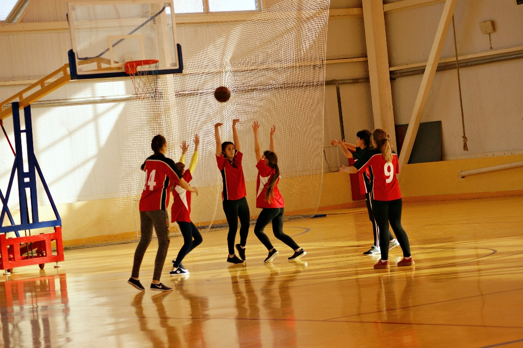 Баскетбол среди школьников